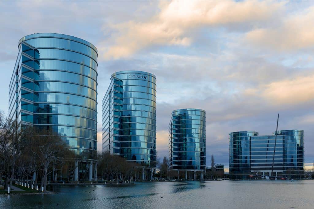 Lessons From Silicon Valley Bank (SVB) and Lehman Brothers: How Islamic Financial Principles Offer More Robust Risk Management In Investments