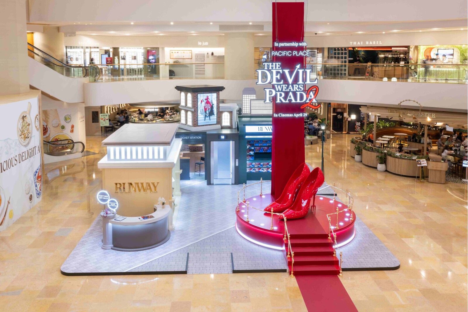 「Be Devilishly Fashionable」 太古广场引领潮流  《穿 PRADA 的恶魔 2》场景装置魅力揭幕