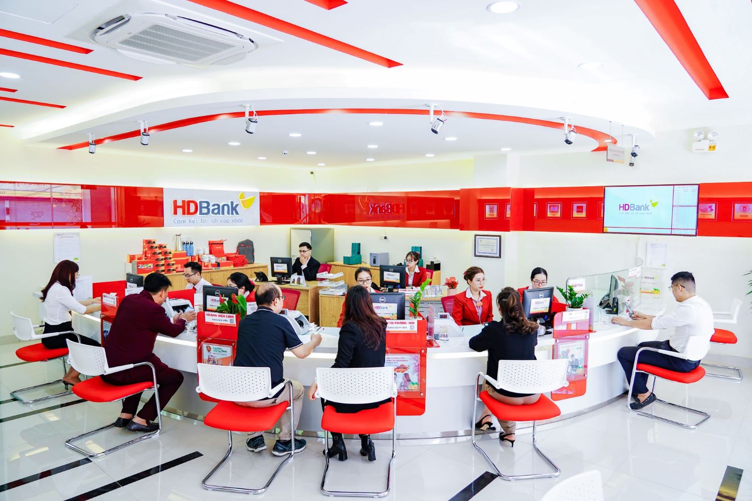 穆迪將 HDBank 評級展望上調至「正面」，並有望進一步上調評級