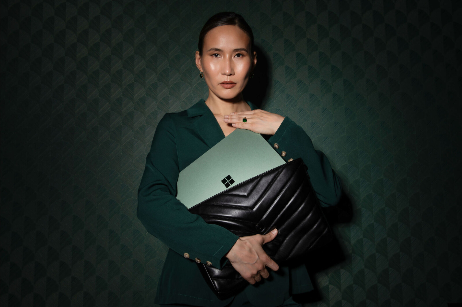 GLM Launches Essential Clutch – Limited Edition to Complement Microsoft Surface Laptop, 13.8-inch